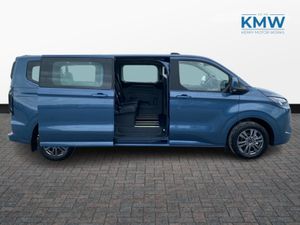 Ford Tourneo Custom 2.5 LWB Limited PHEV.. 9 Seate - Image 3