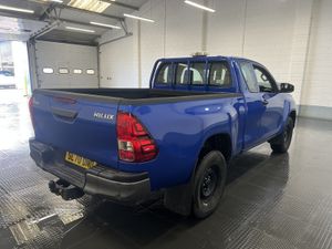 2020 Toyota Hilux PickUp Van - Image 3