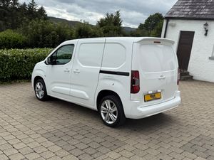 2022 (222reg) Opel Combo Sportive 100bhp - Image 3