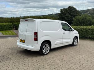 2022 (222reg) Opel Combo Sportive 100bhp - Image 4