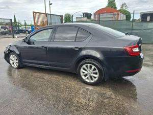 2017 Skoda Octavia  Ambition TDI Very Light Damage - Image 4