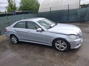 2012 Mercedes E220 CDI   Automatic - Image 3