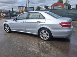 2012 Mercedes E220 CDI   Automatic - Image 4