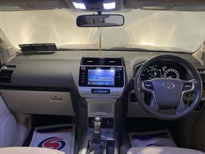 Toyota Land Cruiser LAND CRU BUSINESS 19 AUTO 4DR - Image 3
