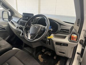 2022 Maxus Deliver 9 CurtainSider Van - Image 3
