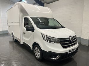 2022 Renault Trafic Luton Low Loader Van - Image 4