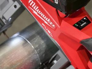 Milwaukee M18 Fuel Gen 2 127mm Deep Cut Bandsaw - Image 3