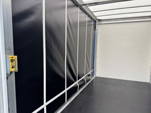 2021 Nissan Nv400 CurtainSider Van - Image 4