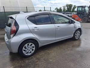 2015 Toyota Aqua  1.5 Hybrid  Automatic - Image 3