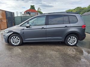 2018 Volkswagen Touran  7 seater  TDi - Image 4