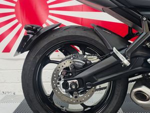2023 Triumph Trident 660 - Image 4