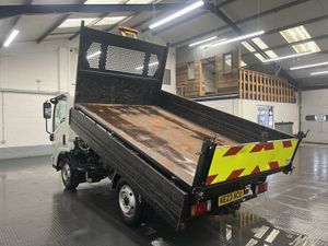2023 Isuzu Grafter Tipper Van - Image 3