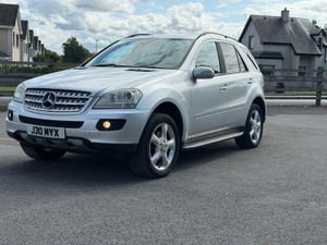 ABSOLUTELY IMMACULATE MERCEDES ML 280 - Image 3