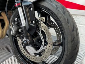 212 Triumph Trident 660 - Image 4