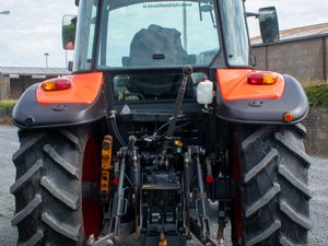 2019 Kubota M5091 Tractor - MINT - Image 3