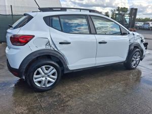 241 Dacia Sandero  Stepway Essential - Image 3