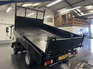 2023 Isuzu Grafter Tipper Van - Image 3