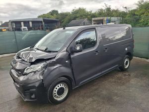 2025 Peugeot Expert  Professional  1.5 Diesel - Image 3