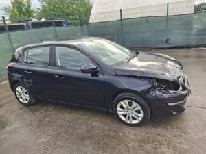 162 Peugeot 308  Light Damage - Image 2