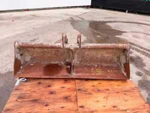 48"....3 ton mini digger grading bucket 35mm pins. - Image 3