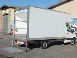 2023 Mercedes-Benz Sprinter Luton Box Van - Image 2