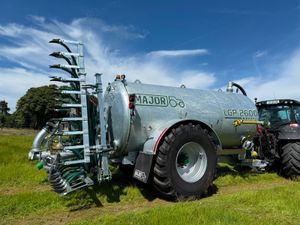 MAJOR 2600GL Tank with Trailing Shoe - Image 3
