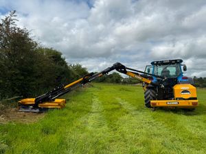 NEW MCCONNEL PA7282T VFR HEDGECUTTER - Image 2