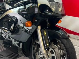 1999 Suzuki GSXR 600 SRAD - Image 4