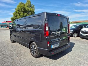 RENAULT TRAFIC SPORT PLUS AUTOMATIC 170BHP - Image 4