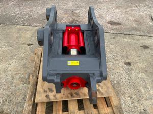 New / unused Strickland quick hitch...100mm pins.. - Image 4