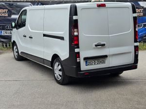 Renault Trafic 2020 VERY CLEAN VAN NEW DOE! - Image 4