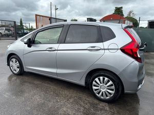 2019 Honda Fit    Automatic.Drive away - Image 4
