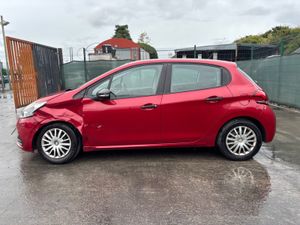 152 Peugeot 208 1.2 Petrol - Image 4