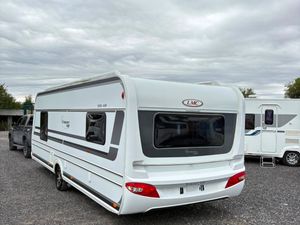 LMC Exquisit 595 4 Berth Island Bed Caravan - Image 3