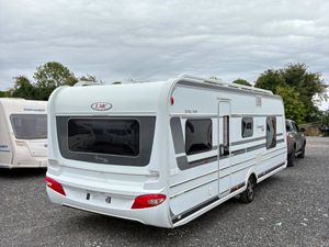 LMC Exquisit 595 4 Berth Island Bed Caravan - Image 4