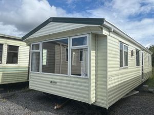 THIS WILLERBY SALISBURY IS A PRIME CHOICE - Image 2