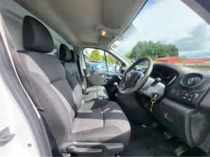 Renault Trafic LL30 ENERGY DCI 120 BUSINESS P - Image 4