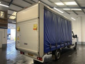2022 Renault Master CurtainSider Van - Image 3