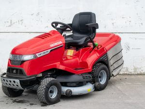 2022 Honda HF2625 HTE Lawnmower - Image 2