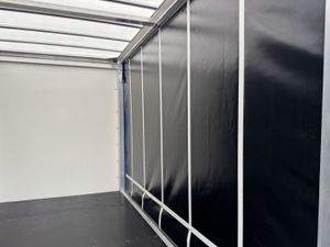2021 Nissan NV400 CurtainSider Van - Image 4