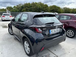 24 Yaris Luna 1.5 Hybrid 54km Starting - Image 3