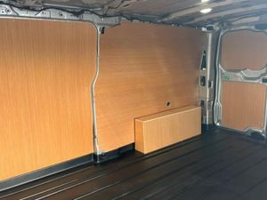 Ford Transit Custom 320 L2 PETROL FWD 2.5 PHEV 232 - Image 4