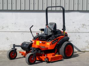 Kubota ZD1211 Lawnmower - Mint - Image 2