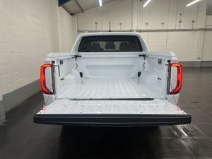 2024 Volkswagen Amarok PickUp Van - Image 2