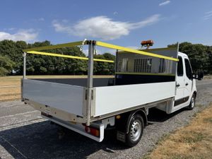 2021 Nissan NV400 Dropside Van - Image 2