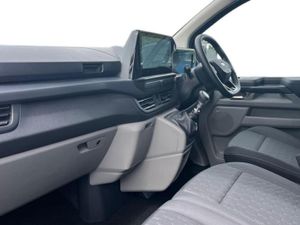 Ford Transit Custom 320 Limited L1 SWB Double Cab - Image 3