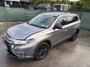 191 Mitsubishi Outlander 7 Seater. Diesel 4WD - Image 2