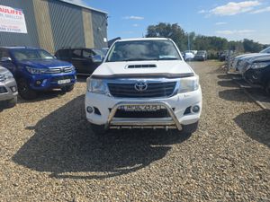 Toyota Hilux 3.0 D4D Invincible - Image 2