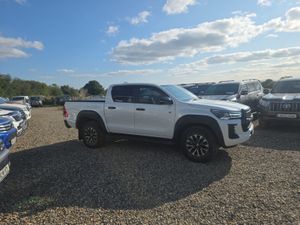 Toyota Hilux 2.8 D4D GR Sport - Image 3