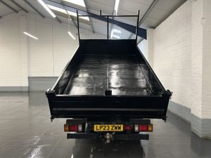 2023 Isuzu Grafter Tipper Van - Image 3